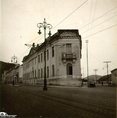 Antigo Grupo Escolar Gomes Cardim, atual Escola de Arte FAFI. Acervo Arquivo Geral da Prefeitura de Vitória. Anos 1940.